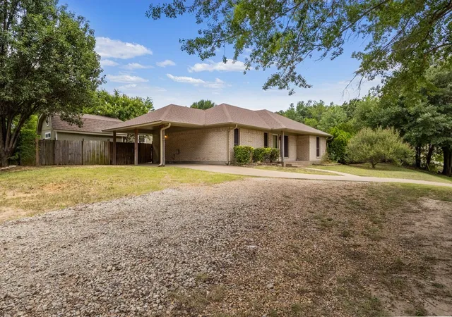 Homes for sale in Gun Barrel City, TX | 402 Admiral Dr, Gun Barrel City, TX 75156 | MLS# 21314139