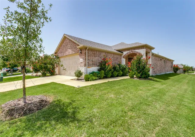 Homes for sale in Little Elm, TX | 1273 Eagle Ln, Little Elm, TX 76227 | MLS# 21312748