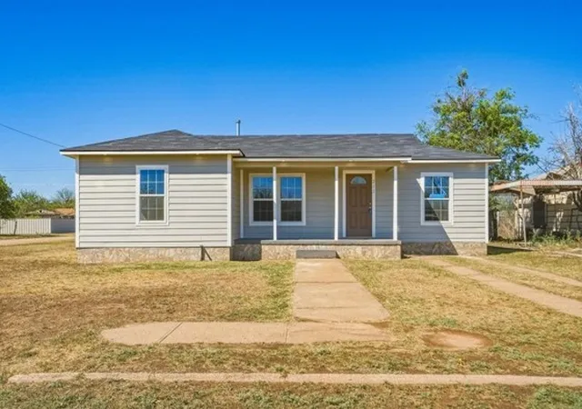 Homes for sale in Hamlin, TX | 212 Nw I Ave, Hamlin, TX 79520 | MLS# 21313486