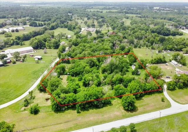 Homes for sale in Kemp, TX | 107 N Commerce St, Kemp, TX 75143 | MLS# 21317524