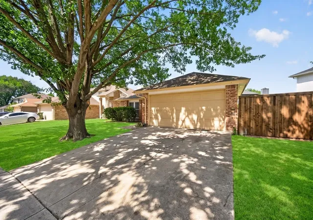 Photo 3 of Single family home for sale at 5310 Pocassett Dr, Arlington, TX 76018 | MLS# 21317557 | Listing updated on 2026-08-04