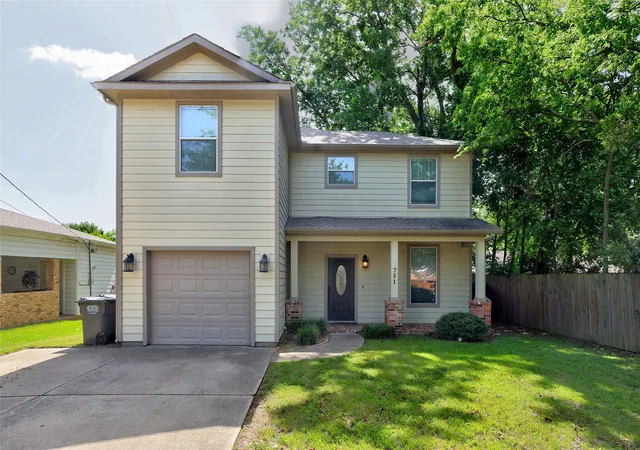 1st image of 751 N Sherman Ave, Van Alstyne, TX 75495 | MLS# 21316294