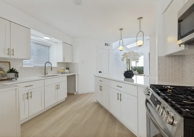 Photo 3 of Single family home for sale at 4721 Fallon Pl, Dallas, TX 75227 | MLS# 21311150 | Listing updated on 2026-08-20