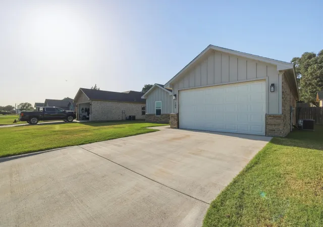Homes for sale in Clyde, TX | 109 Shallow Water Ct, Clyde, TX 79510 | MLS# 21317589