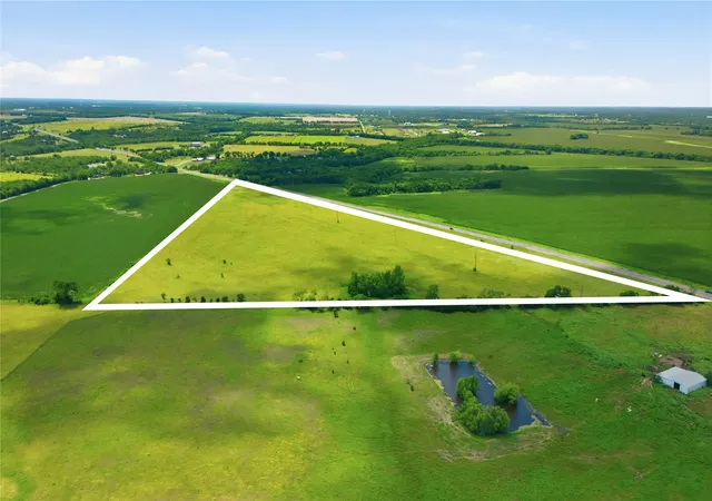 Photo 2 of Land for sale at Tbd Hwy 69, Whitewright, TX 75491 | MLS# 21306023 | Listing updated on 2026-08-22