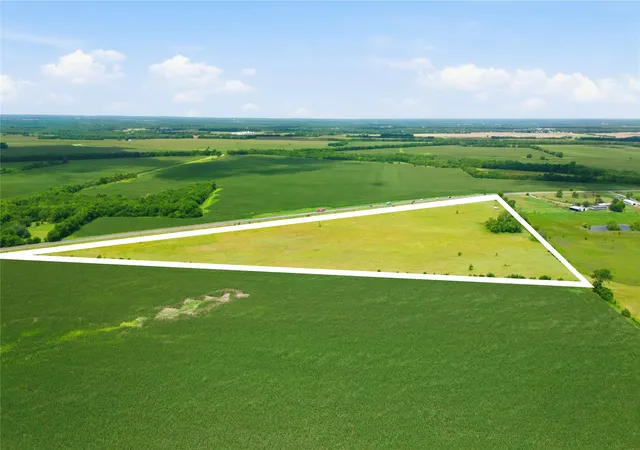 Photo 3 of Land for sale at Tbd Hwy 69, Whitewright, TX 75491 | MLS# 21306023 | Listing updated on 2026-08-22