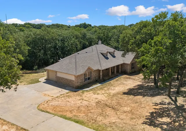 Photo 2 of Single family home for sale at 3884 County Road 401, Alvarado, TX 76009 | MLS# 21312668 | Listing updated on 2026-10-01