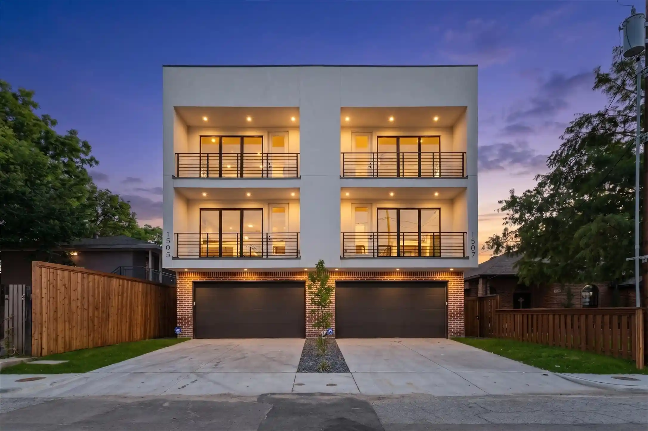 Photo 1 of Townhouse for sale at 1505 Holly, Dallas, TX 75204 | MLS# 21317373 | Listing updated on 2026-10-25