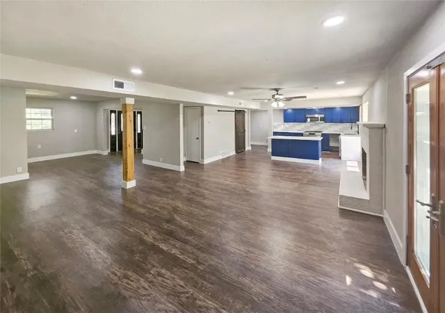 Photo 3 of Single family home for sale at 1914 Emerson Ln, Denton, TX 76209 | MLS# 21317484 | Listing updated on 2026-08-28