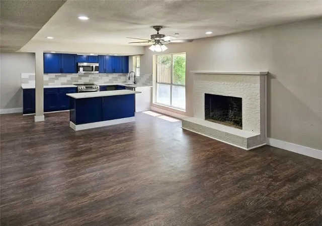 Photo 3 of Single family home for sale at 1914 Emerson Ln, Denton, TX 76209 | MLS# 21317484 | Listing updated on 2026-08-28