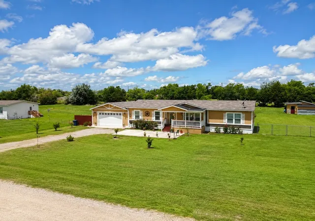 Photo 2 of Manufactured home for sale at 2823 Grays Prairie Ln, Scurry, TX 75158 | MLS# 21314412 | Listing updated on 2026-09-24