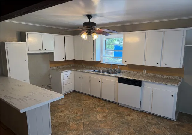 Homes for sale in Longview, TX | 305 E Pliler Precise Rd, Longview, TX 75605 | MLS# 21317761