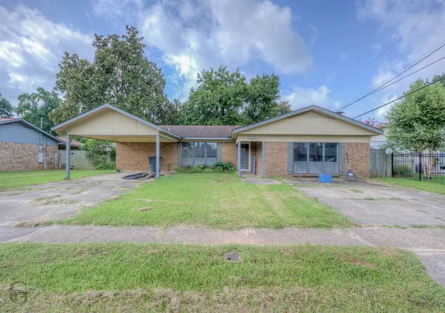 Photo 1 of Single family home for sale at 2004 Christine Ave, Bossier City, LA 71112 | MLS# 21317766 | Listing updated on 2026-07-20