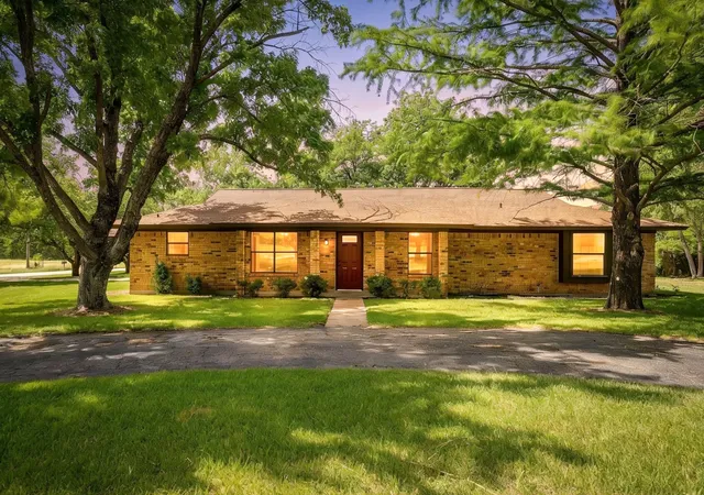 Photo 1 of Single family home for sale at 1009 Abbie Ln, Glen Rose, TX 76043 | MLS# 21317645 | Listing updated on 2026-07-28