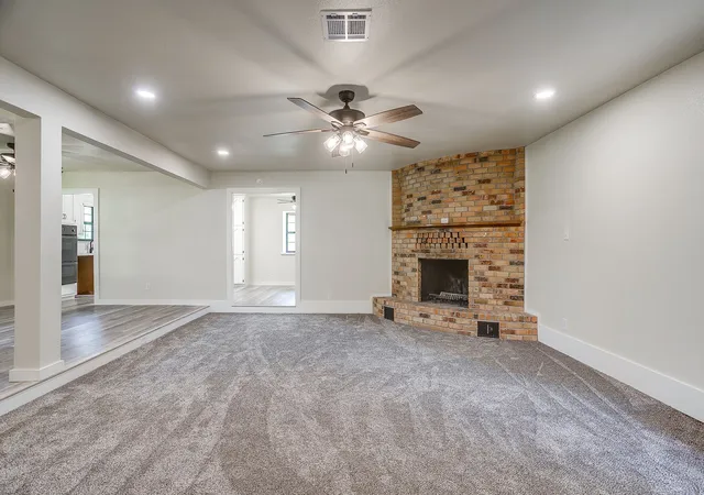Photo 4 of Single family home for sale at 1009 Abbie Ln, Glen Rose, TX 76043 | MLS# 21317645 | Listing updated on 2026-07-28