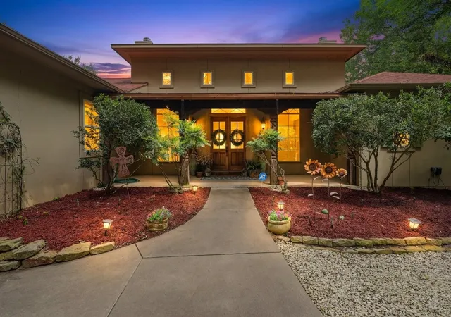 Photo 3 of Single family home for sale at 6710 Westover Dr, Granbury, TX 76049 | MLS# 21317746 | Listing updated on 2026-10-05