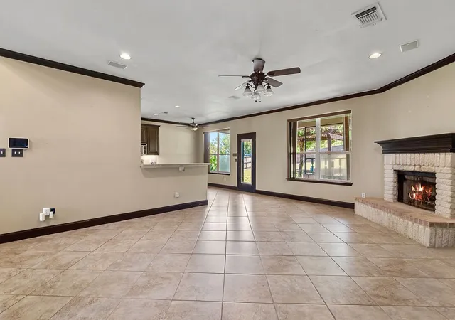 Photo 4 of Sale Pending at 800 Joshua Dr, Burleson, TX 76028 | MLS# 21317829 | Listing updated on 2026-08-20