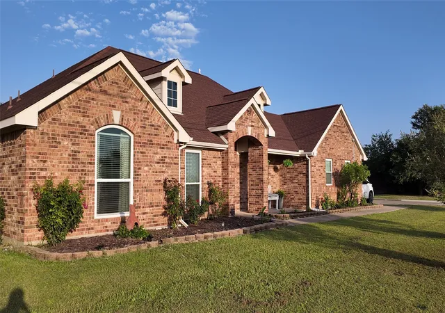 Photo 1 of Single family home for sale at 354 Geren Dr, Lavon, TX 75166 | MLS# 21316713 | Listing updated on 2026-08-17