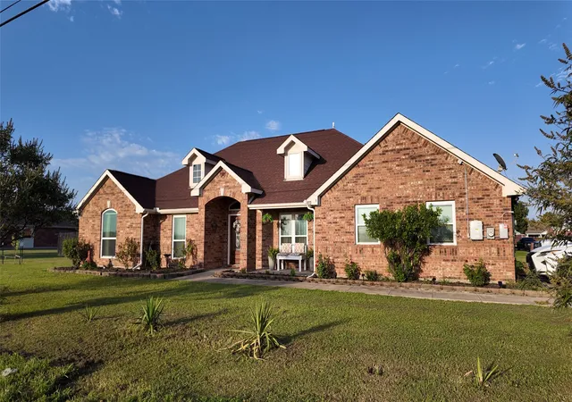 Photo 2 of Single family home for sale at 354 Geren Dr, Lavon, TX 75166 | MLS# 21316713 | Listing updated on 2026-08-17
