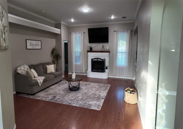 Photo 3 of Single family home for sale at 354 Geren Dr, Lavon, TX 75166 | MLS# 21316713 | Listing updated on 2026-08-17