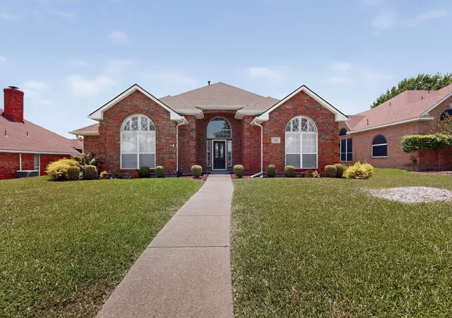 Photo 1 of Single family home for sale at 712 Regalwood Dr, De Soto, TX 75115 | MLS# 21316418 | Listing updated on 2026-09-29