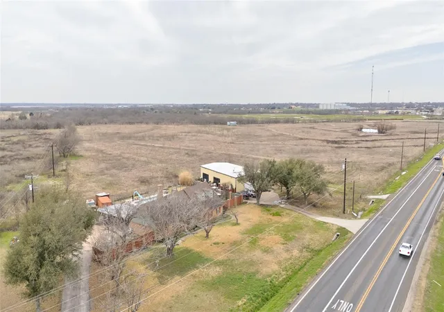 Photo 1 of Sale Pending at 3674 E State Hwy 243, Kaufman, TX 75142 | MLS# 21317920 | Listing updated on 2026-10-05