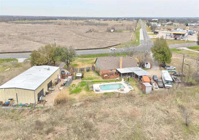 Photo 4 of Sale Pending at 3674 E State Hwy 243, Kaufman, TX 75142 | MLS# 21317920 | Listing updated on 2026-10-05