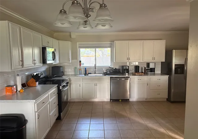 Photo 4 of Single family home for sale at 1115 E Washington St, Shreveport, LA 71104 | MLS# 21317935 | Listing updated on 2026-08-19