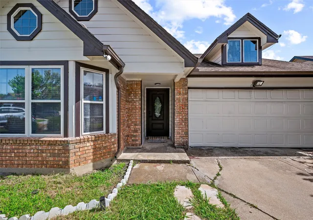 3rd image of 3253 Beavers Bend Trl, Grand Prairie, TX 75052 | MLS# 21314969
