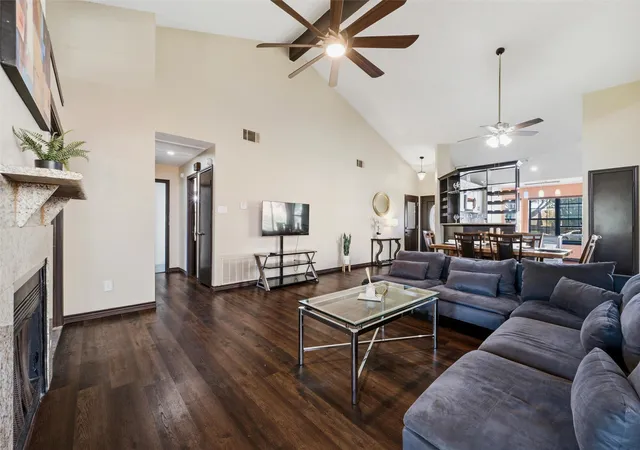 5th image of 3253 Beavers Bend Trl, Grand Prairie, TX 75052 | MLS# 21314969