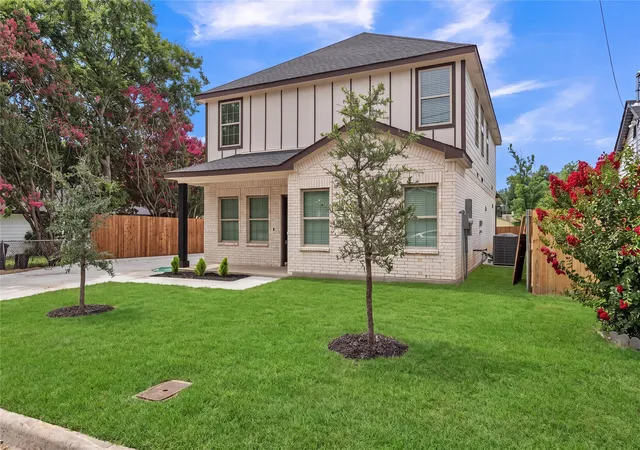 Photo 3 of Single family home for sale at 2416 Bird St, Fort Worth, TX 76111 | MLS# 21317041 | Listing updated on 2026-08-30