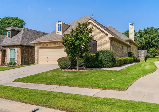 Homes for sale in Bedford, TX | 1949 Stonecourt Dr, Bedford, TX 76021 | MLS# 21316687