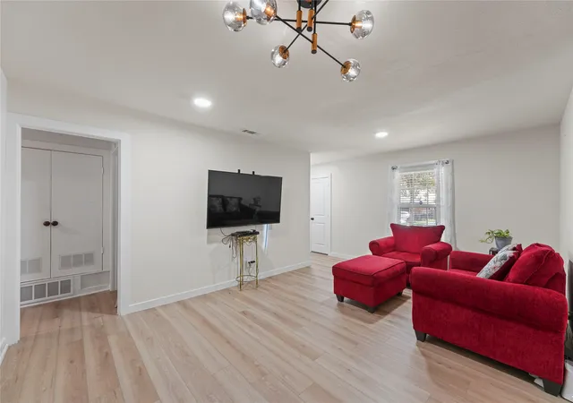 Photo 4 of Single family home for sale at 9209 Palisade Dr, Dallas, TX 75217 | MLS# 21316658 | Listing updated on 2026-08-22