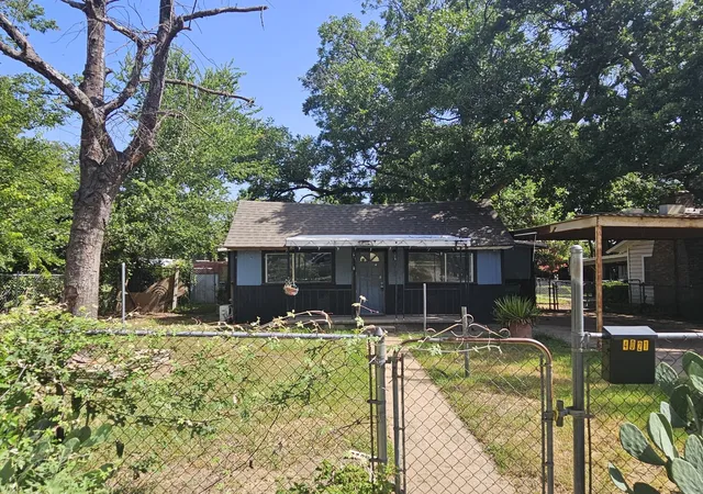 Homes for sale in Haltom City, TX | 4021 Hollis St, Haltom City, TX 76111 | MLS# 21316621