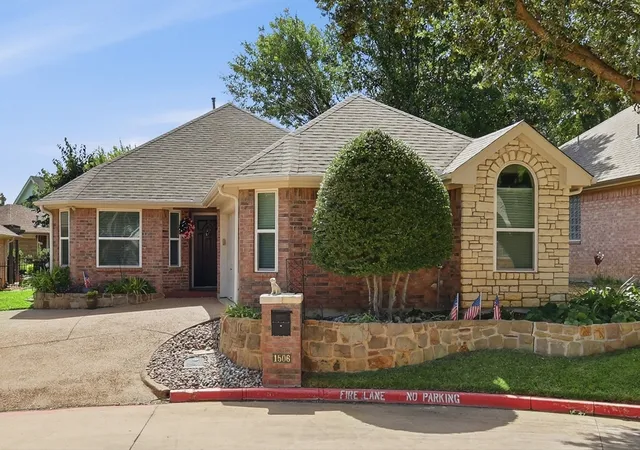 Photo 2 of Single family home for sale at 1506 Fiori Wy, Euless, TX 76039 | MLS# 21315776 | Listing updated on 2026-07-18