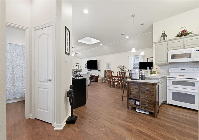 Photo 4 of Single family home for sale at 1506 Fiori Wy, Euless, TX 76039 | MLS# 21315776 | Listing updated on 2026-07-18