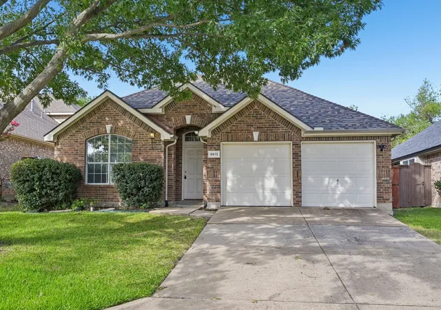 Photo 2 of Sale Pending at 8613 Saint Andrews Ln, Rowlett, TX 75089 | MLS# 21316908 | Listing updated on 2026-08-31