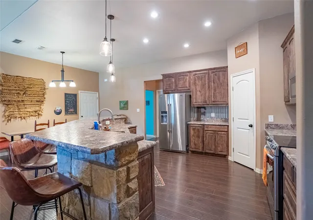 Photo 4 of Sale Pending at 4600 County Road 906, Godley, TX 76044 | MLS# 21317599 | Listing updated on 2026-09-26