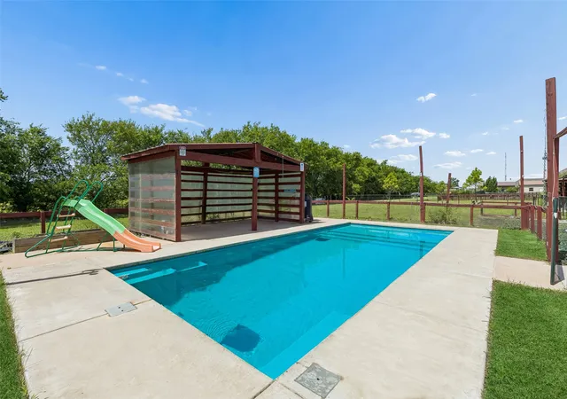 2nd image of 2515 Jessica Way Ln, Royse City, TX 75189 | MLS# 21314301