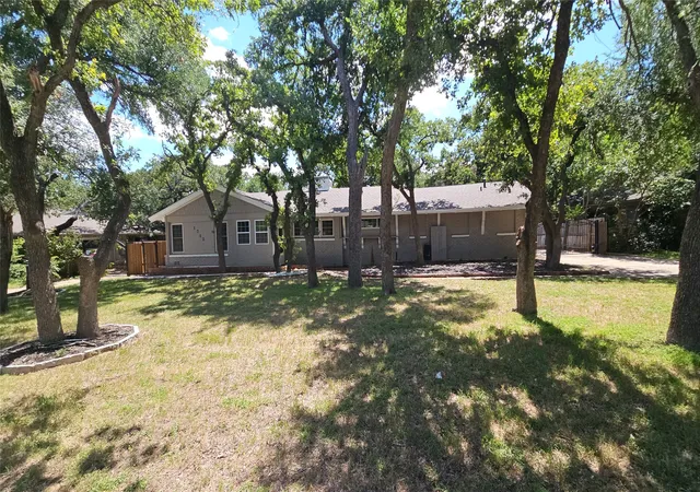 Photo 1 of Sale Pending at 1712 Yolanda Dr, Fort Worth, TX 76112 | MLS# 21309276 | Listing updated on 2026-08-22