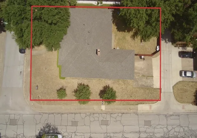 Photo 2 of Sale Pending at 702 Granada Dr, Duncanville, TX 75116 | MLS# 21317872 | Listing updated on 2026-08-29