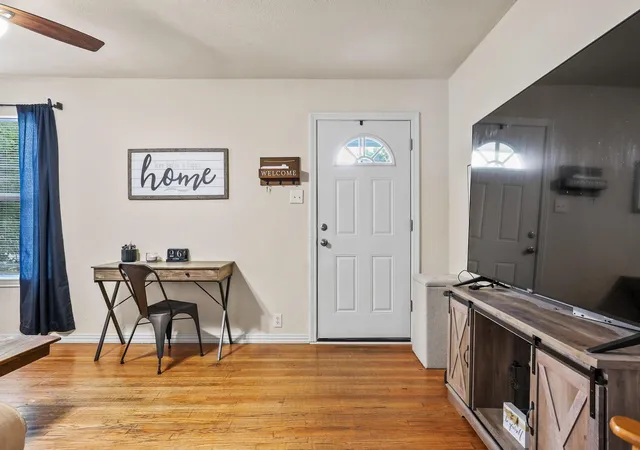 image of 1718 N Shannon St, Sherman, TX 75092 | MLS# 21314228