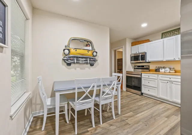 image of 1718 N Shannon St, Sherman, TX 75092 | MLS# 21314228