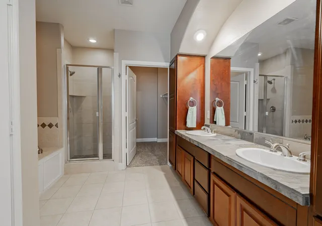 Photo 4 of Condo for sale at 2131 Portofino Dr, Rockwall, TX 75032 | MLS# 21318130 | Listing updated on 2026-08-29