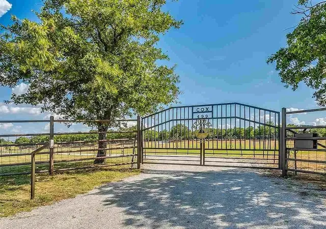 Homes for sale in Bowie, TX | 499 Ford Rd, Bowie, TX 76230 | MLS# 21295634