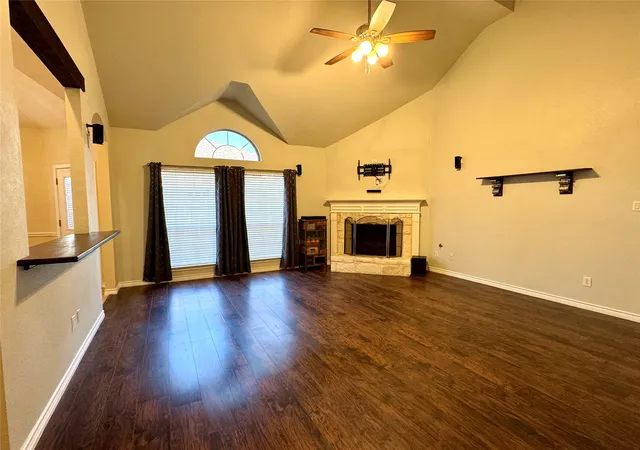 Photo 4 of Single family home for sale at 7116 Top Rail Run, Fort Worth, TX 76179 | MLS# 21316218 | Listing updated on 2026-08-18