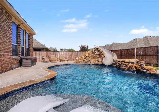 Photo 2 of Single family home for sale at 11713 Buckthorn Dr, Fort Worth, TX 76108 | MLS# 21315186 | Listing updated on 2026-08-30