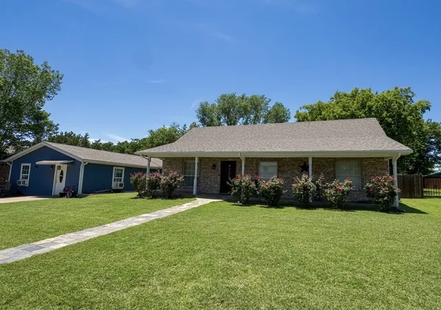 Single family home for sale at 606 Iowa St, Keene, TX 76059 | MLS# 21316389
