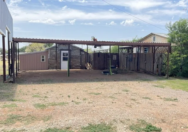Homes for sale in Rotan, TX | 412 E 7Th St, Rotan, TX 79546 | MLS# 21314787