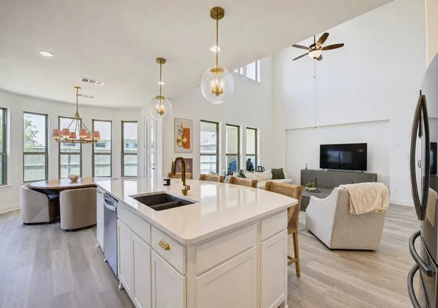 Photo 3 of Single family home for sale at 304 Cottontail Ln, Justin, TX 76247 | MLS# 21303841 | Listing updated on 2026-07-21